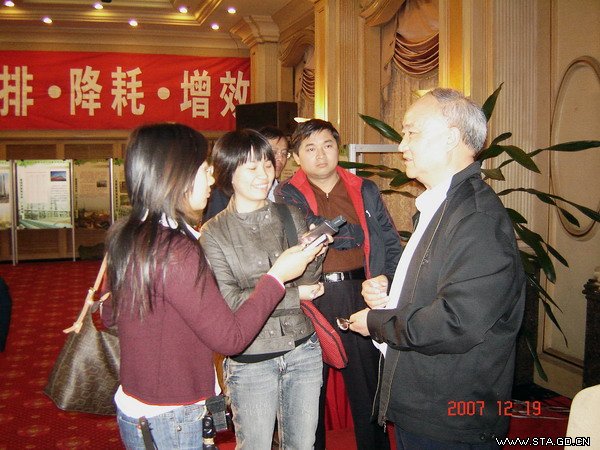 段启伟副总工程师就石化产业有关问题接受媒体访问,并为我市石化产业发展把脉