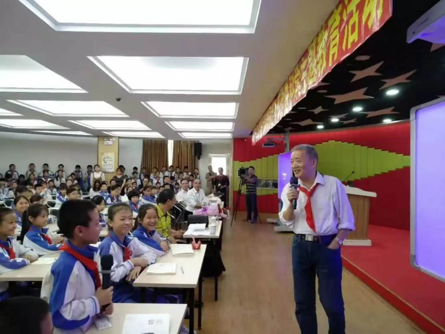 13龙湖小学——许木启教授《水——生命的源泉》.png