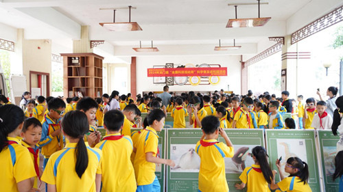 龙门县科技活动周校园科技节2_副本