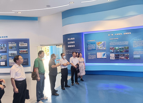郭俊会长一行听取海洋科普项目汇报 郭俊会长一行听取海洋科普项目汇报