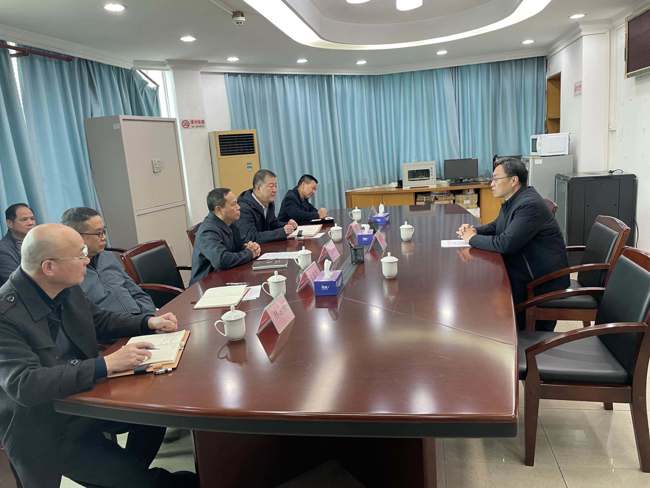 16582142396197764385