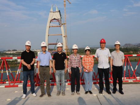 学会一行调研清花高速项目科技创新工作照片5