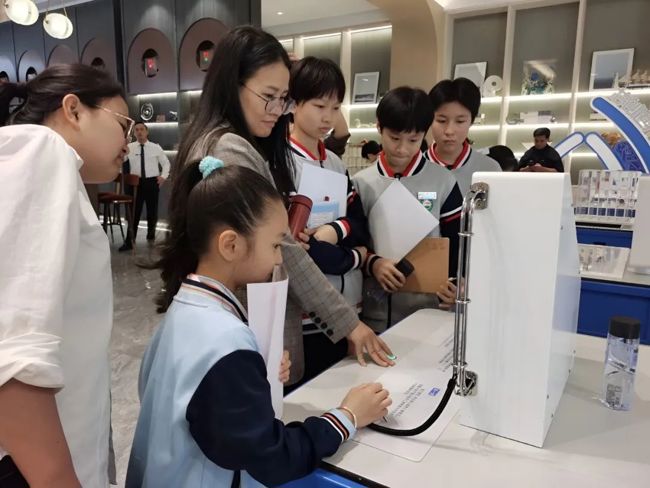 中国流动科技馆在台山市巡展 中国流动科技馆在台山市巡展