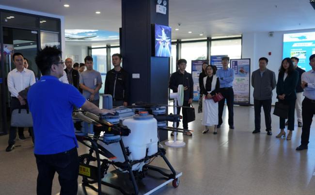 参观启航通用航空有限公司科普展厅 参观启航通用航空有限公司科普展厅